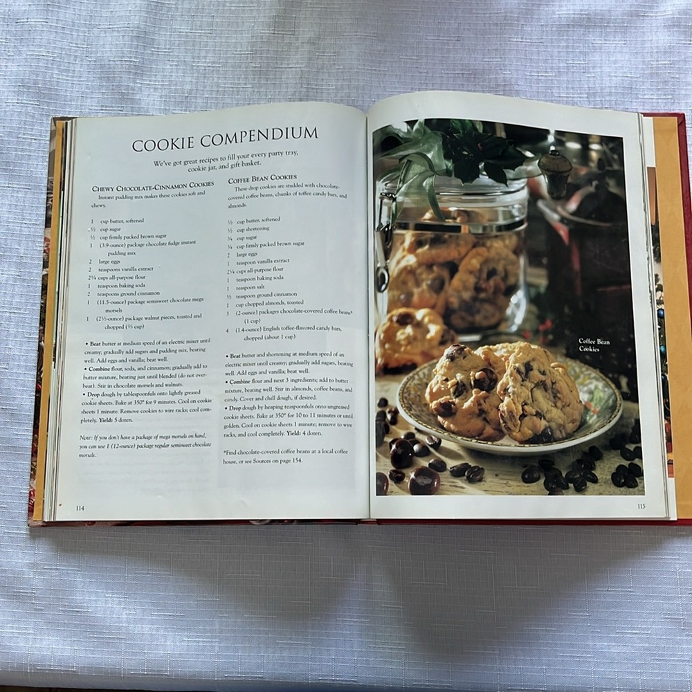 SOUTHERN LIVING CHRISTMAS 1998 - Picture 9 of 12